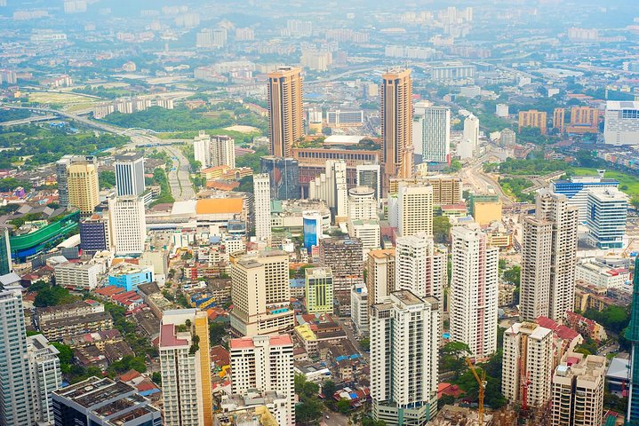 Private Tour Kuala Lumpur with Petronas Twin Towers Observation Deck & Batu Cave