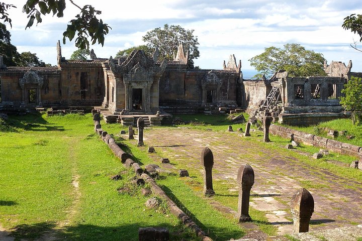 2 Days(Preah Vihear & Koh Ker+Tonle Sap Lake)