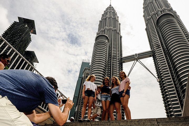 Skip the Line: Petronas Twin Towers Ticket With Skybridge Access