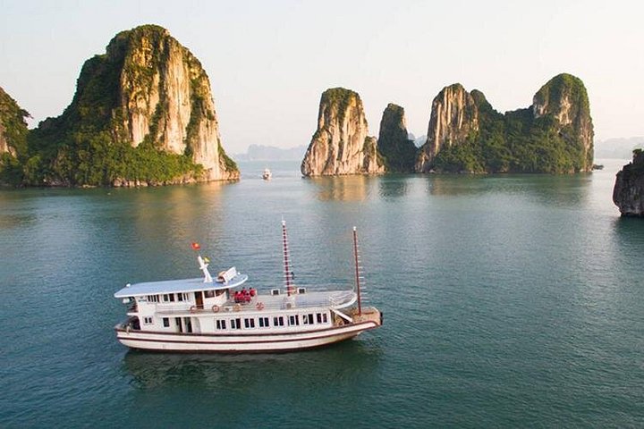 Private Transfers Hanoi Halong One Way (Free Hotel Pickup)