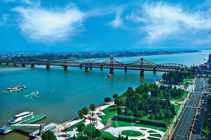 Private Dandong City Day Tour:Hushan Great Wall,Yalu River Broken Bridge,Border
