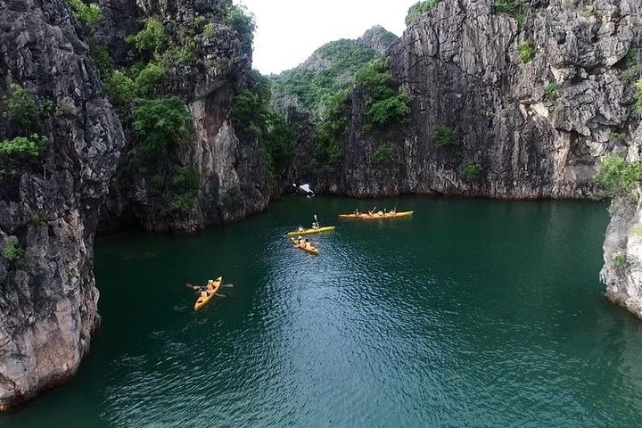 Halong Luxury Cruise Full Day Tour from Hanoi: All Inclusive