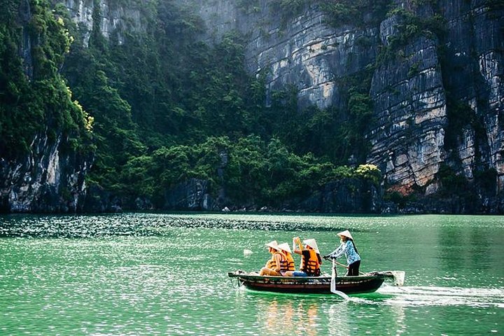 Halong Luxury Cruise Full Day Tour from Hanoi: All Inclusive