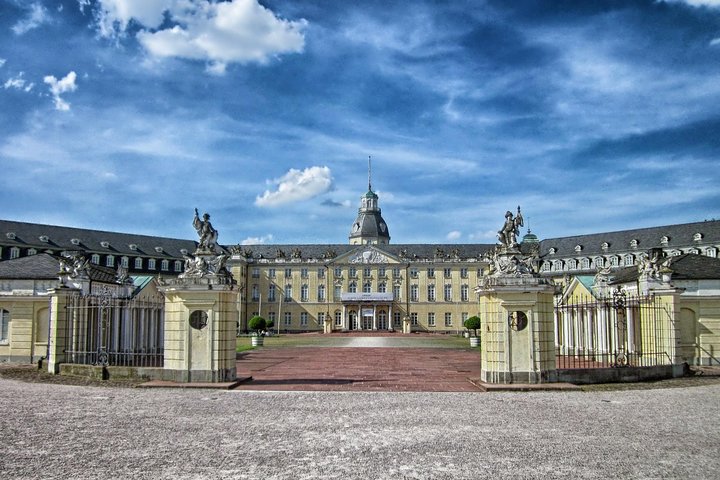 Karlsruhe Highlights: Palace, Squares & Cultural Landmarks