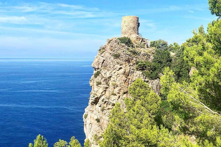 Explore Mallorca in Your Own Formula One Car