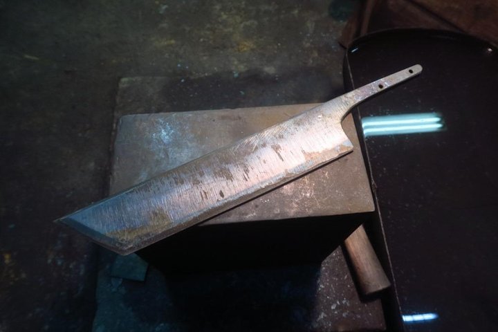 Make your own kitchen knife with a master blacksmith in Shimanto