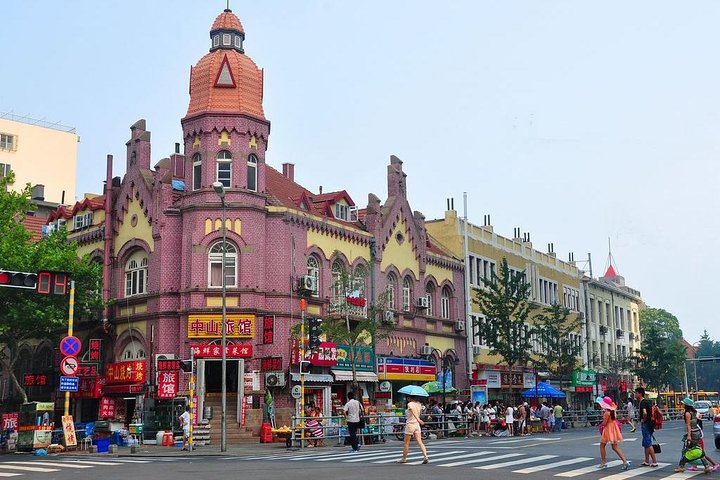 Private Qingdao Historic architectural day tour with Tsingdao beer during Lunch
