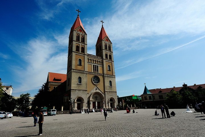 Private Qingdao Historic architectural day tour with Tsingdao beer during Lunch