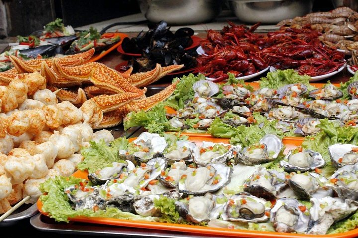 Private Qingdao Historic architectural day tour with Tsingdao beer during Lunch