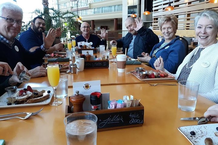 Small-Group Walking Tour in Greenville with Breakfast