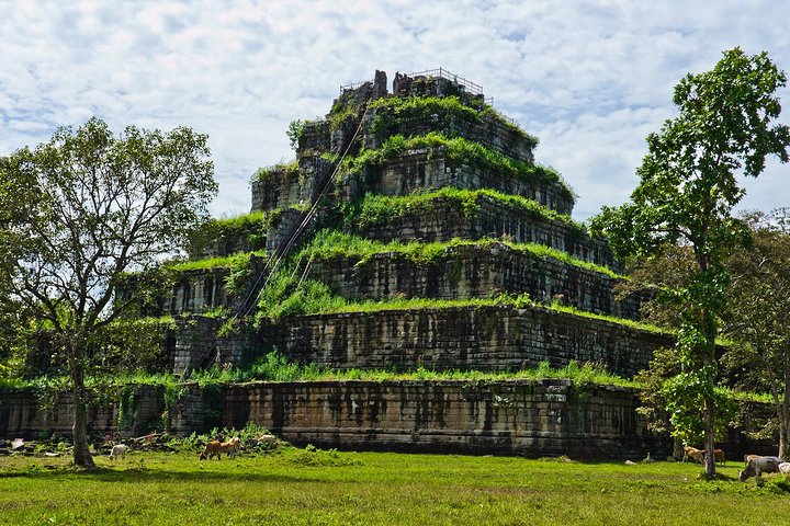 Preah Vihear, Koh Ker & Beng Mealea Tour