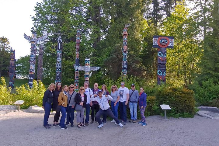 Whistler Sightseeing Tour from Vancouver: See Horseshoe Bay and Shannon Falls