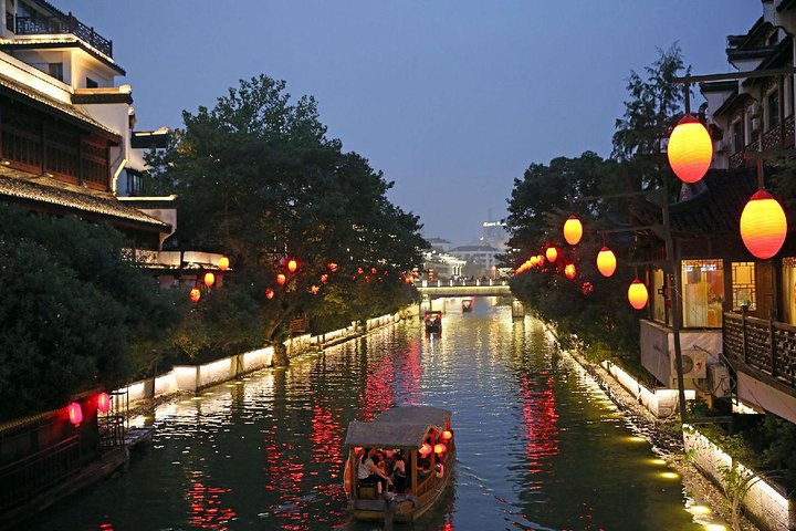 Nanjing By Night: Qinghuai River Cruise with Authentic Dining Experience