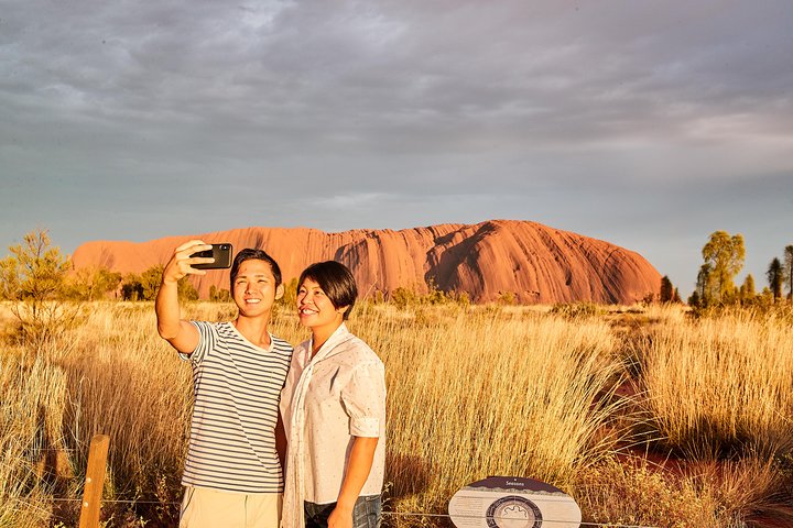 Uluru Sunrise (Ayers Rock) and Kata Tjuta Half Day Trip