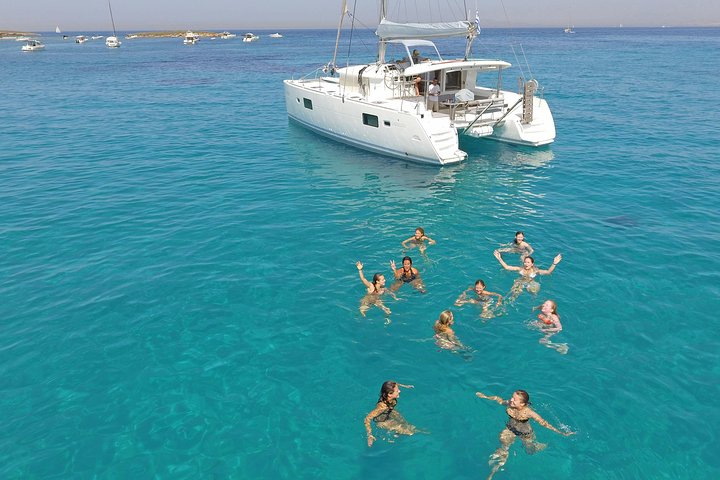 Luxury Athens Catamaran Cruise with Greek Meal & Drinks