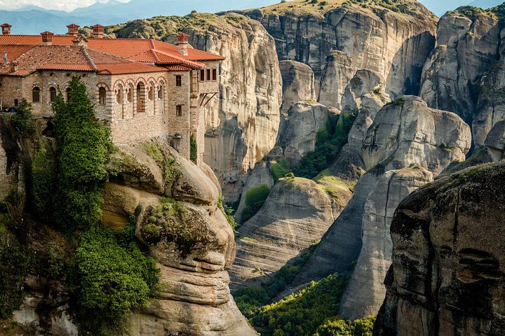 Meteora Monasteries Full Day Tour from Thessaloniki - Group Price!