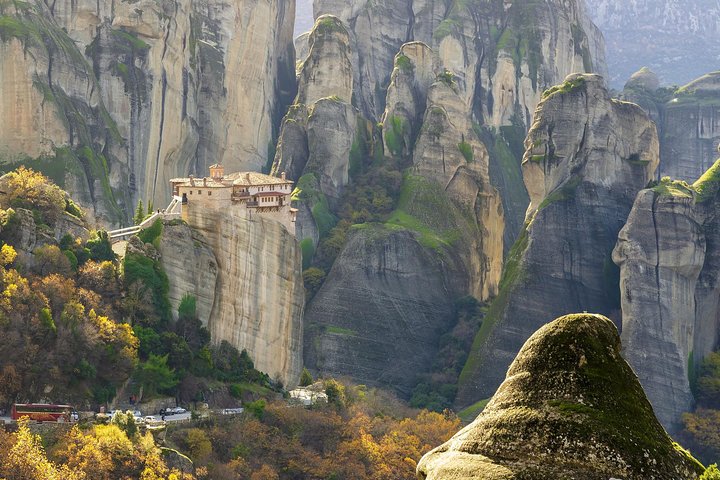 Meteora Monasteries Full Day Tour from Thessaloniki - Group Price!