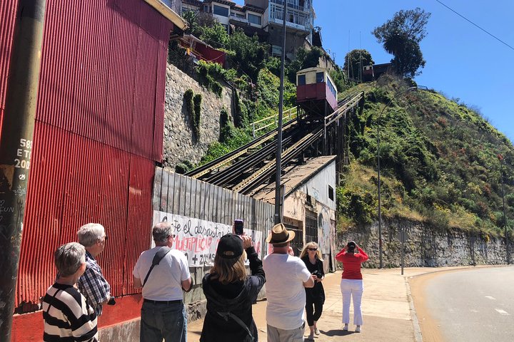 Valparaiso Port and Viña del Mar with Casablanca Wine Tasting