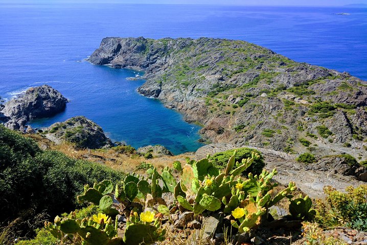 Cadaques and St Pere de Rodes Monastery small group from Girona