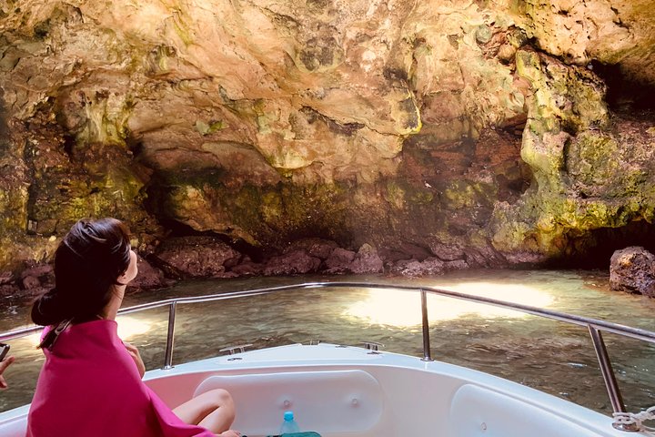 Boat tour of the Polignano a Mare caves with aperitif