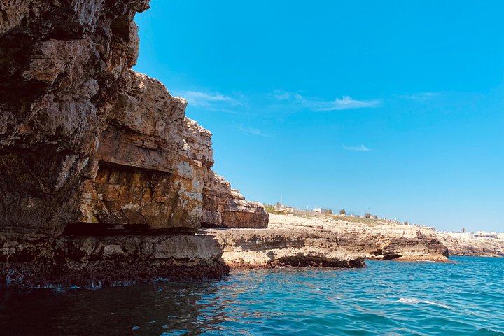 Boat tour of the Polignano a Mare caves with aperitif