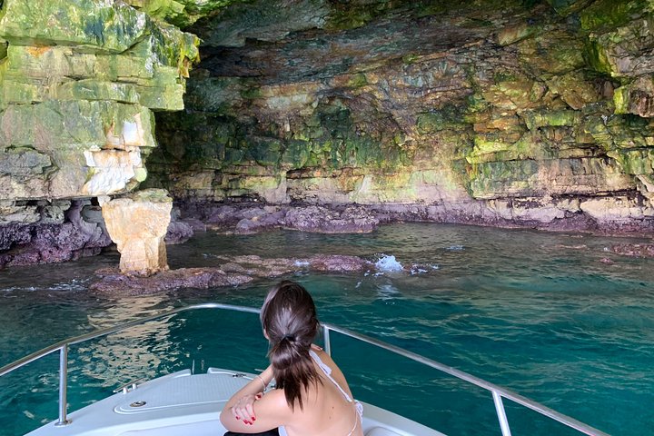 Boat tour of the Polignano a Mare caves with aperitif
