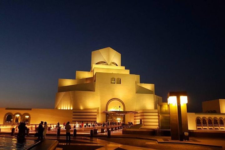 Doha: Guided City Tour with Airport and Hotel Pickup