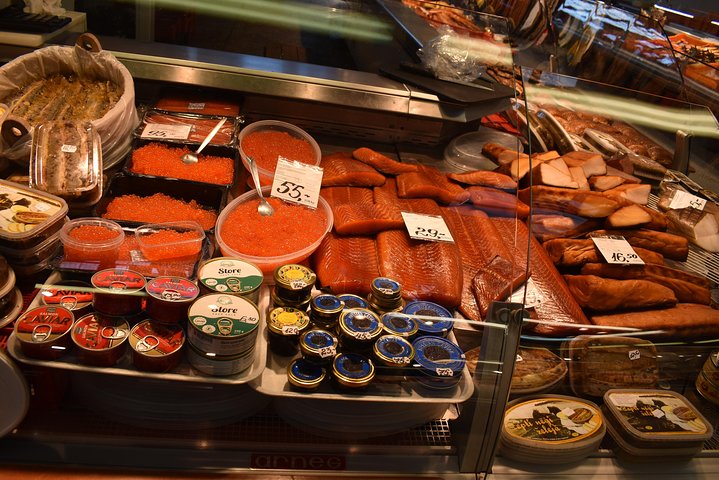 Latvian food tasting tour at Riga Central market (20 tastes)