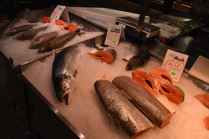 Latvian food tasting tour at Riga Central market (20 tastes)