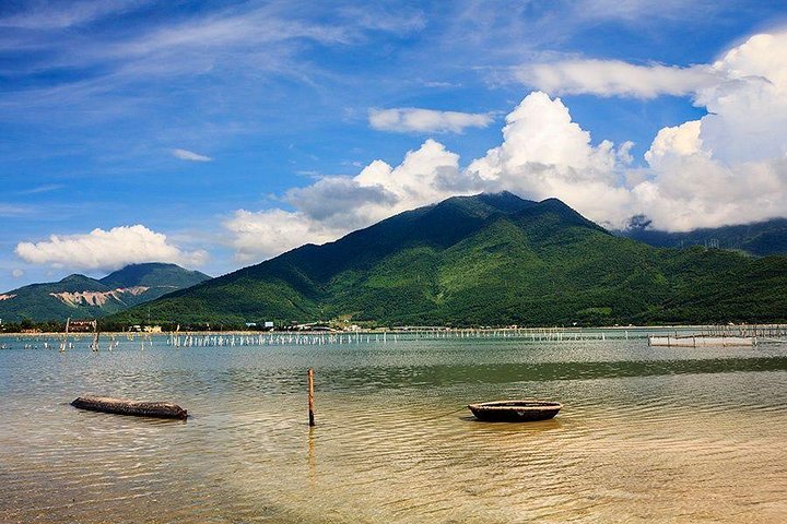 Scenic trip from Hue to Hoi An via Hai Van pass by car