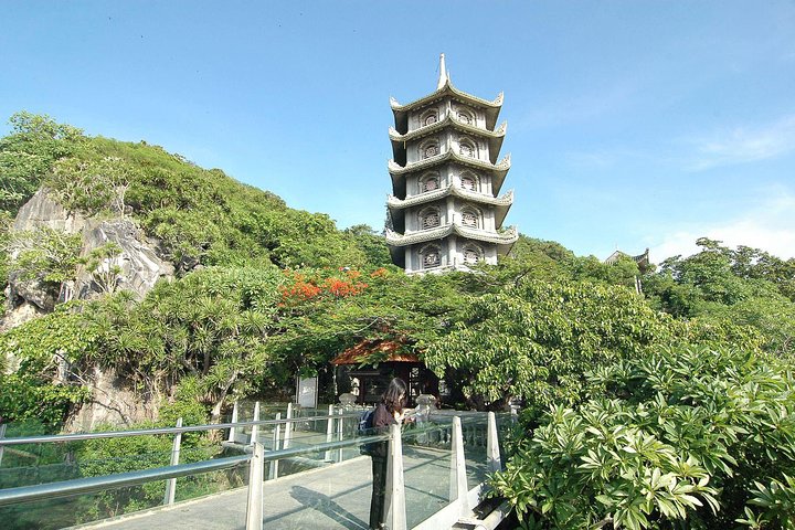Scenic trip from Hue to Hoi An via Hai Van pass by car