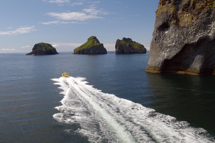 1-Hour Small Group Sightseeing Boat Tour in Vestmannaeyjar