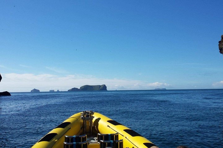 1-Hour Small Group Sightseeing Boat Tour in Vestmannaeyjar