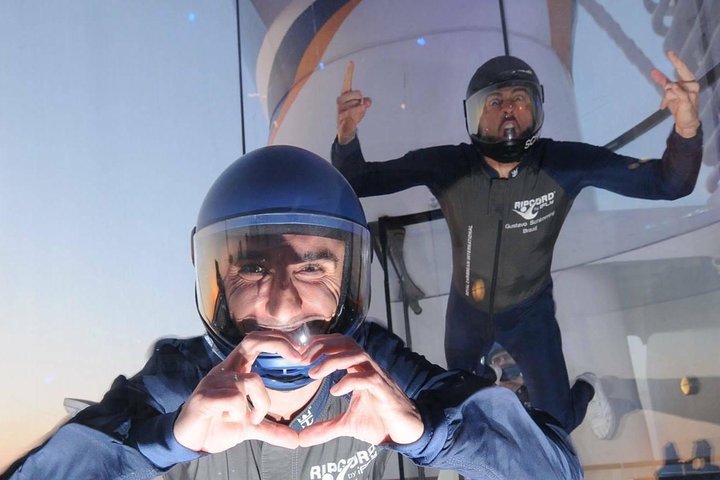 Kansas City Indoor Skydiving Admission with 2 Flights & Personalized Certificate