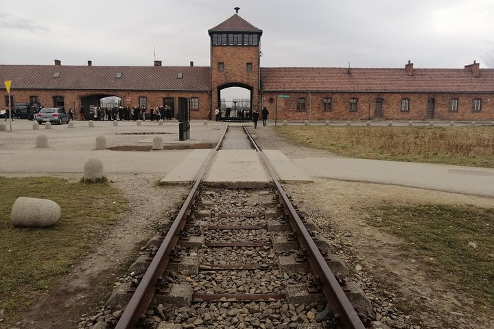 One Day Tour to Auschwitz-Birkenau from Warsaw by Car
