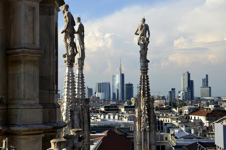 Milan Super Saver: Skip-the-line Duomo and Rooftop Tour