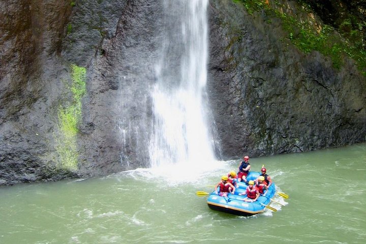 White Water Rafting Pacuare River From San José
