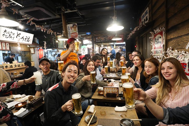 Osaka Bar Hopping Night Walking Tour in Namba (3 bars, 6 tastes)