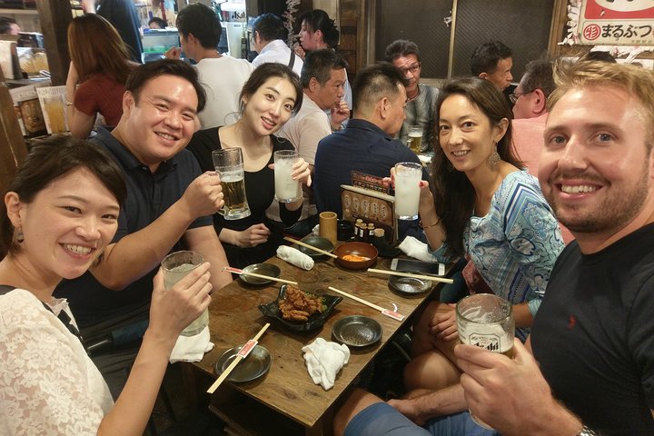 Osaka Bar Hopping Night Walking Tour in Namba (3 bars, 6 tastes)
