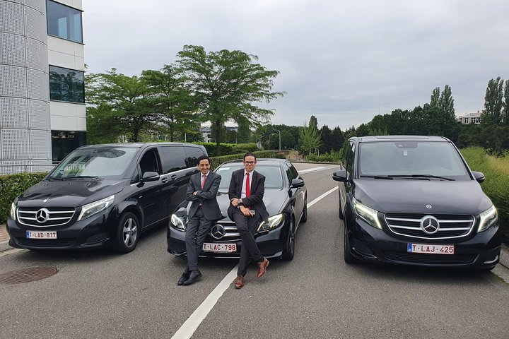 Private Transfer from Brussels to Amsterdam stopping in De Haar Castle