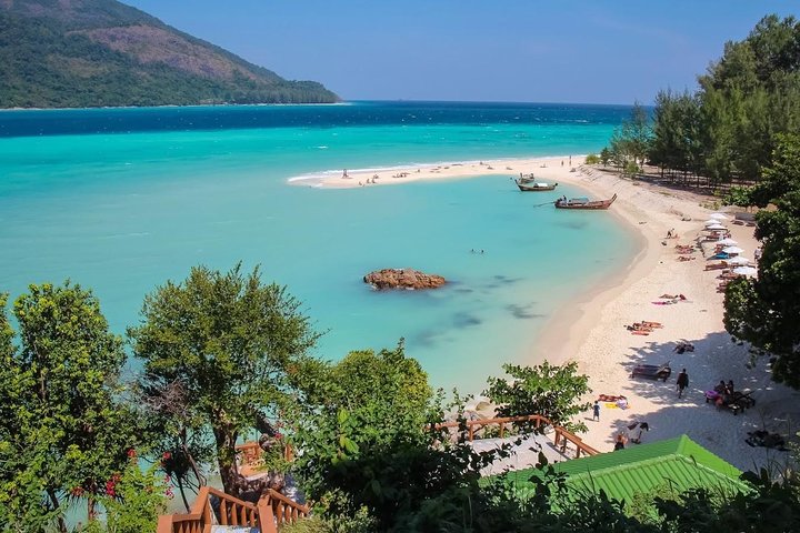Hat Yai Town to Koh Lipe by Minivan and Satun Pakbara Speed Boat