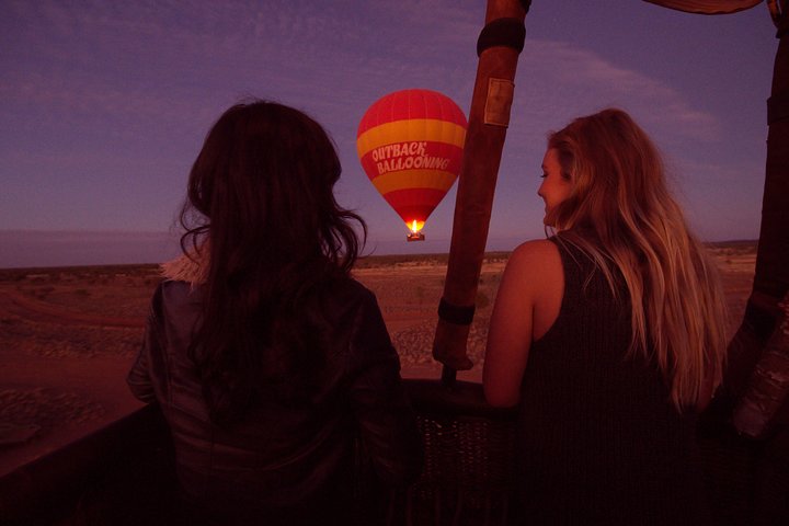 Early Morning Ballooning in Alice Springs