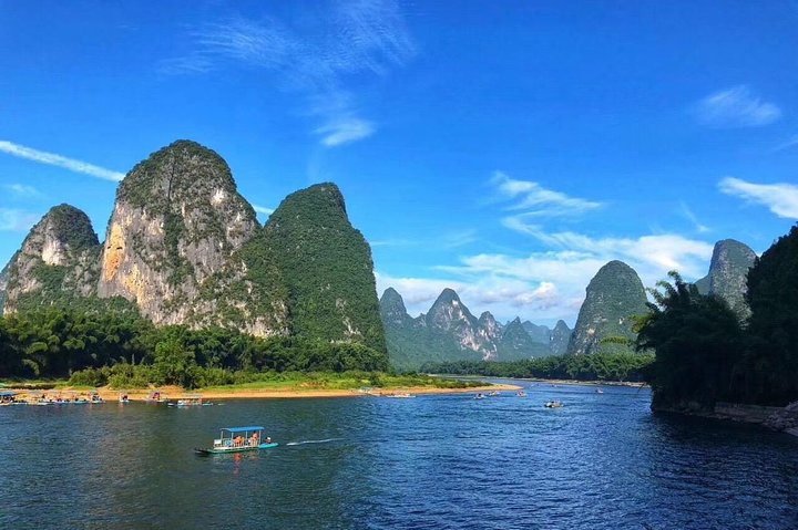 Li River cruise & Yangshuo countryside private day tour