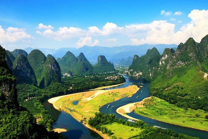 Li River cruise & Yangshuo countryside private day tour