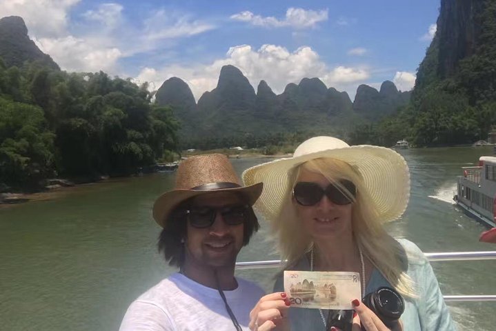 Li River cruise & Yangshuo countryside private day tour