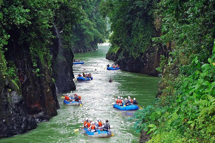 White Water Rafting Pacuare River From San José