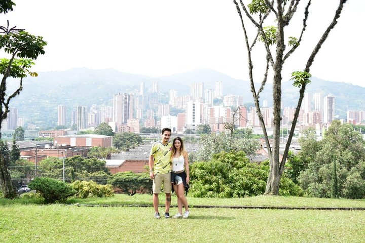 Pablo Escobar Tour : Museum, History and Beer
