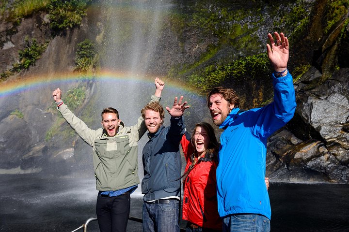 Milford Sound Day Tour with Scenic Cruise from Queenstown