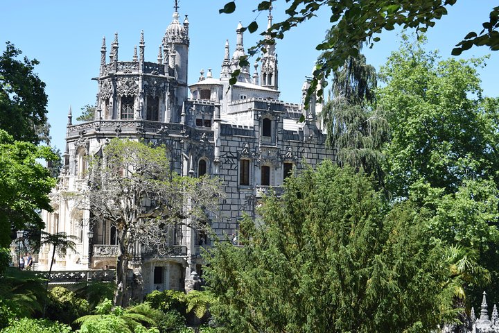 Sintra, Cabo da Roca and Cascais Full Day Private Tour from the West