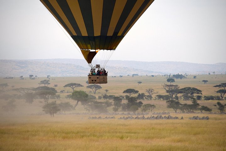 Serengeti Balloon Safari and authentic bush breakfast